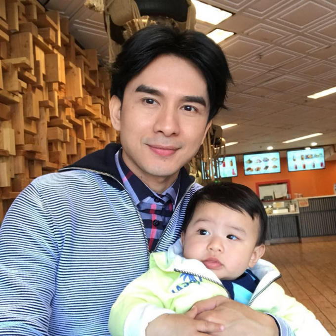 Đan Trường bên con trai.