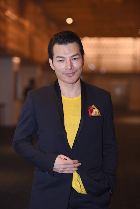 Trong khi Trương Ngọc Ánh và Kim Lý luôn sánh bước bên nhau và dành cử chỉ ân cần cho nhau thì Trần Bảo Sơn vẫn lẻ bóng một mình.