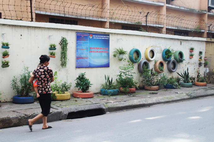 Trước đây, khi chưa thành Vườn hoa Thanh niên, các “điểm đen” rác luôn bốc mùi xú uế khi thời tiết nóng nực.