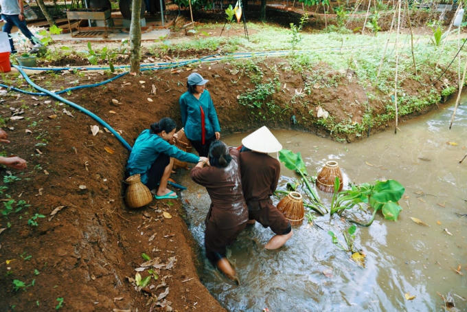 Nhieu hinh anh tai nha vuon lam du lich (8)