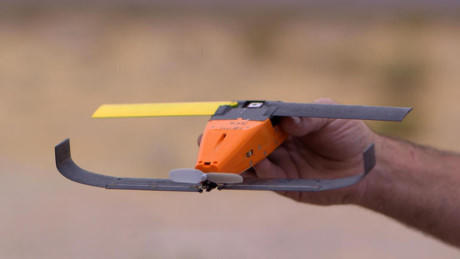 Clip - Xem Drone thả từ m&aacute;y bay chiến đấu của qu&acirc;n đội Mỹ như một đ&agrave;n ong