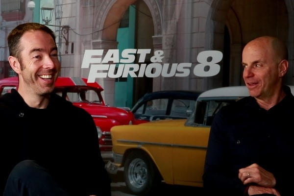 Biên kịch Chris Morgan và nhà sản xuất Neal H. Moritz của loạt phim Fast & Furious tại cuộc phỏng vấn với Zing.vn. Ảnh: Universal.
