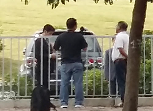 Lực lượng bảo vệ, an ninh tại khách sạn quốc tế trên đường Đỗ Đức Dục kiểm tra và cấm quay phim chụp ảnh quanh khách sạn.