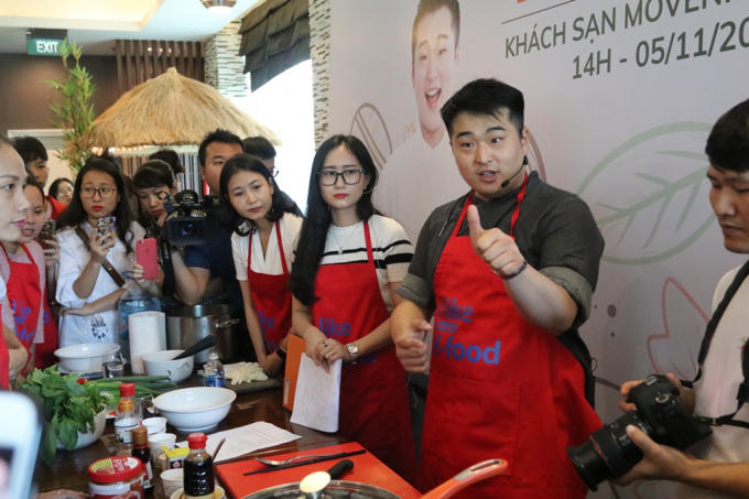 Với tài năng nấu ăn của mình, xuất phát từ công việc nấu ăn trong quân đội, Lee Won IL trở thành chuyên gia ẩm thực nổi tiếng của Hàn Quốc.
