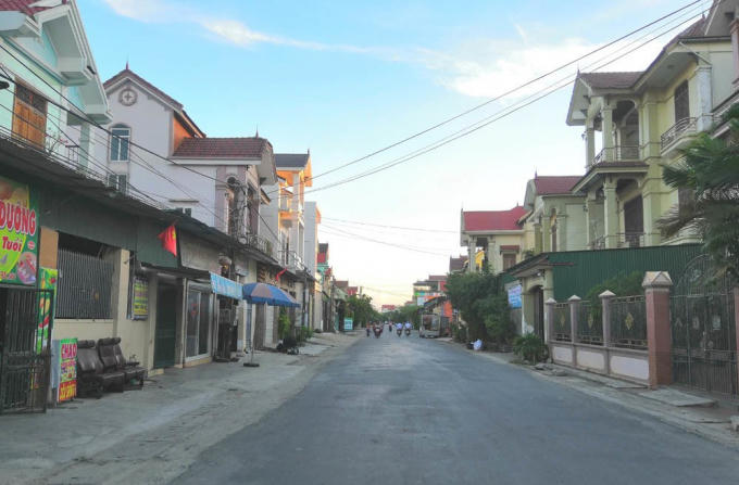 Vùng quê sầm uất với những dãy nhà cao tầng