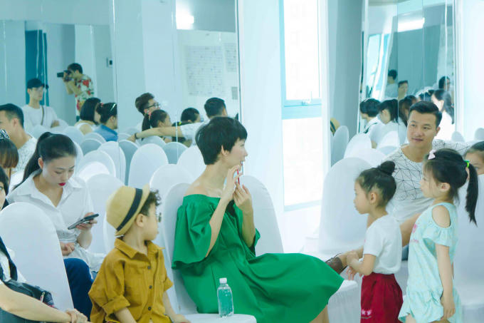 Xuân Lan cùng học trò khai giảng khóa học đầu tiên về đào tạo người mẫu