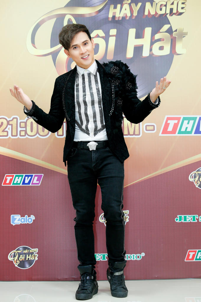 Nhạc sĩ Đức Huy khoe niềm vui đón con gái thứ 2 cùng vợ trẻ