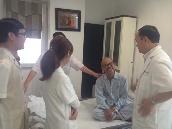 Tinh thần của nghệ sỹ Hán Văn Tình vẫn luôn lạc quan vui vẻ.