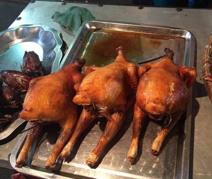 Gà không đầu, không chân xuất hiện tràn chợ Hà Nội (Ảnh Bảo Phương/VIETNAMNET.VN)