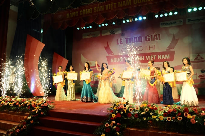 Nh&igrave;n lại h&igrave;nh ảnh Người đẹp Ảnh Việt Nam 2015 - 2016 trong giờ ph&uacute;t đăng quang