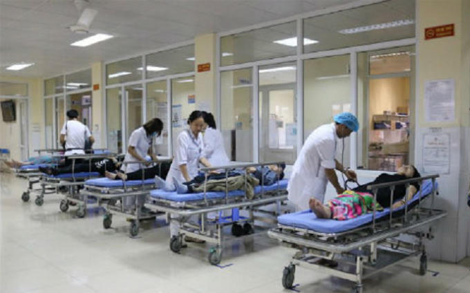 12 du khách nước ngoài nhập viện do nghi ngộ độc thức ăn. (ảnh Đoàn Tân)