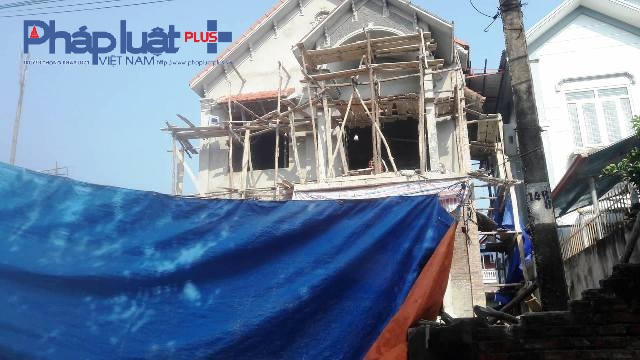 Trước đây, vị trí ngôi nhà 3 tầng kiên cố đang xây dựng này chính là đất nông nghiệp (Ảnh: Đào Tấn)