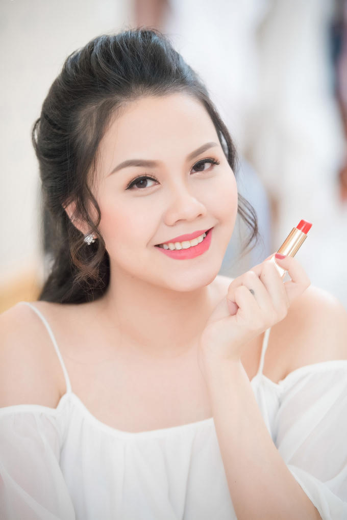 Hoa hậu Thân thiện Đậu Thị Hồng Phúc bất ngờ tái xuất sau nhiều năm ở ẩn