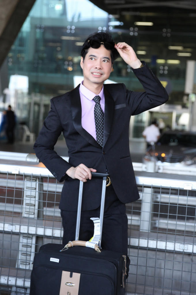Danh ca Ngọc Sơn được người hâm mộ chào đón nồng nhiệt ở Thái Lan