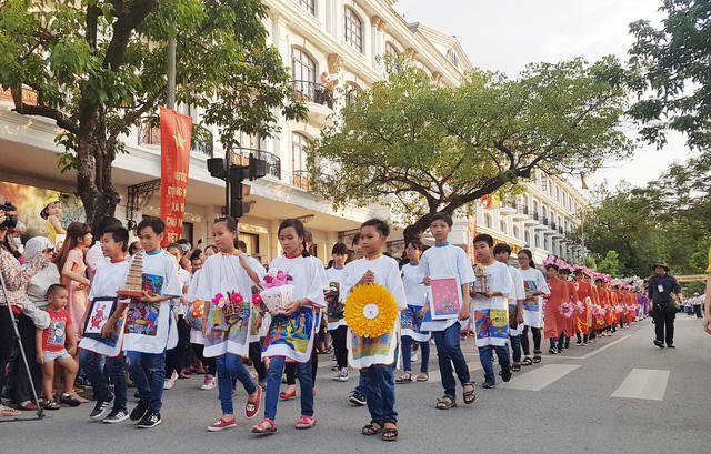 Các học sinh Huế.