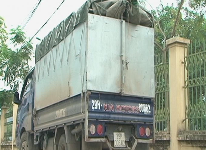 Xe ô tô chở nội tạng gia súc chưa qua kiểm dịch.