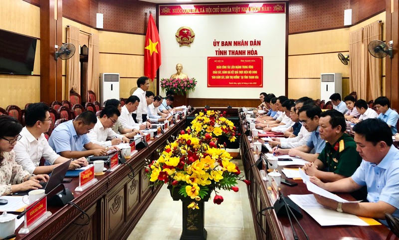 Toàn cảnh buổi làm việc.
