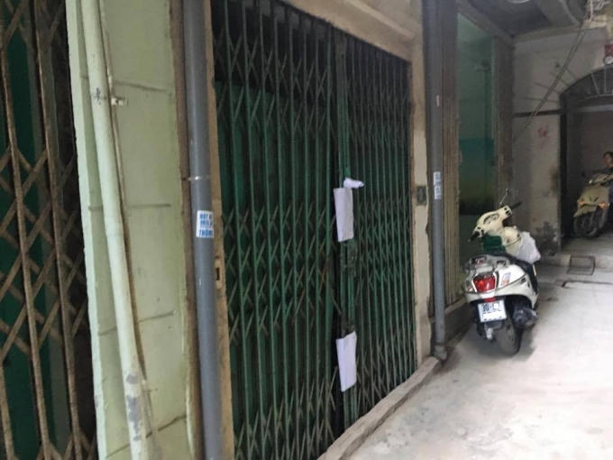 Ngôi nhà nơi xảy ra vụ việc đang bị niêm phong để phục vụ công tác điều tra.