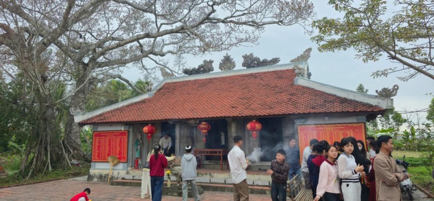 Đền Nam không chỉ là di tích lịch sử mà còn là không gian tâm linh để cộng đồng giữ gìn bản sắc văn hoá, truyền thống “uống nước nhớ nguồn”, “ăn quả nhớ kẻ trồng cây”.