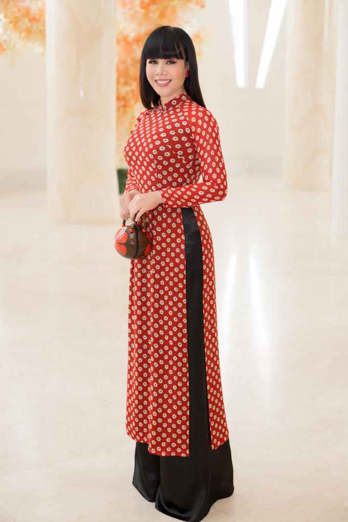 Trương Thị May, Tường Linh, Thùy Trang đồng loạt diện áo dài làm đại sứ quỹ vì trẻ em