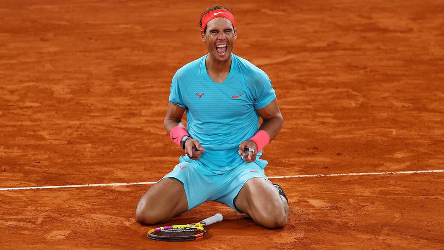 Cũng năm trong 2020, Rafael Nadal tiếp tục cho thấy sự thống trị ở giải quần vợt Roland Garros khi đánh bại Novak Djokovic trong trận chung kết. Tay vợt người Tây Ban Nha đã cân bằng kỷ lục giành 20 danh hiệu Grand Slam trong sự nghiệp của Roger Ferderer.