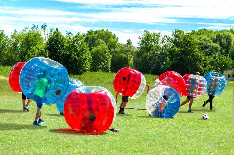 Trẻ em được yêu cầu tham gia các hoạt động ngoài nhà trường.