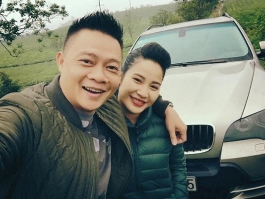 Vợ nam MC Chúng tôi là chiến sỹ sở hữu vẻ đẹp đầy đặn, cuốn hút sau 3 lần sinh nở, cùng với khuôn mặt cân đối.