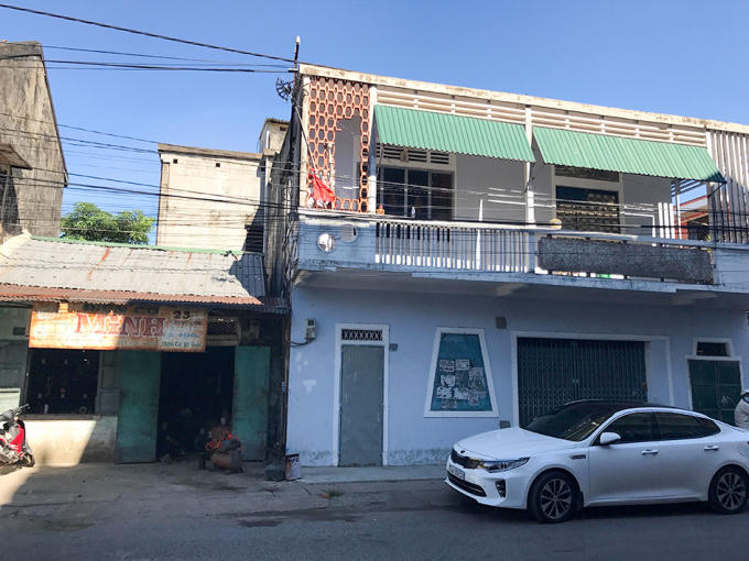 Ngôi nhà 23-xuống cấp ngay cạnh nhà số 25 vẫn được cho thuê