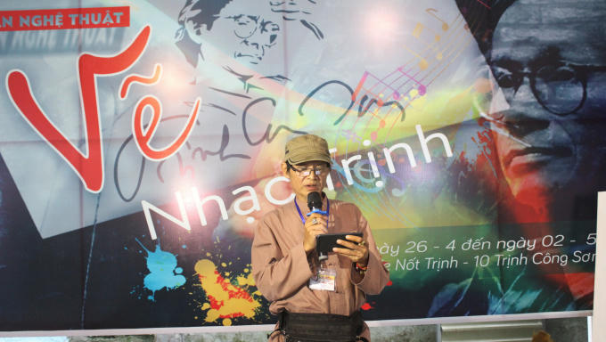 Nhà văn Lãng Hiển Xuân phát biểu tại buổi lễ.