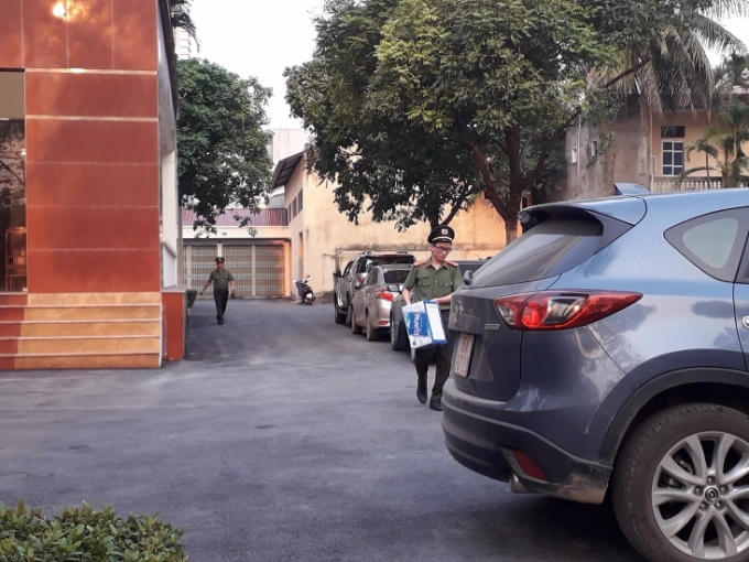 Cơ quan điều tra Công an Thanh Hóa tiến hành khám xét nơi làm việc của 5 đối tượng.