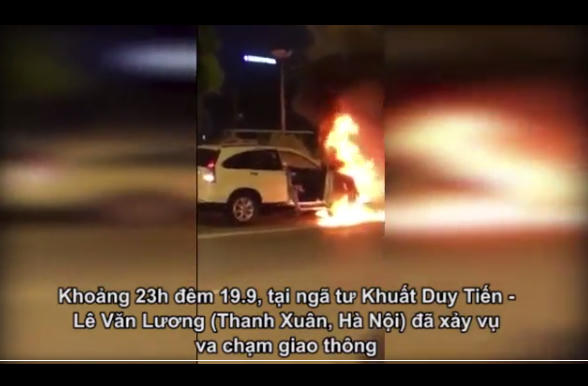 Clip hot tổng hợp: TPHCM cháy nhà nghi sét đánh, núi lửa nổ như bom