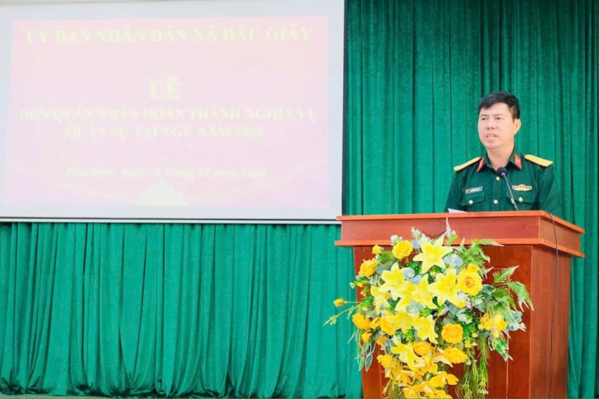 Ông Nguyễn Văn Đắc - Chỉ huy trưởng BCHQS xã Dầu Giây phát biểu tại chương trình.