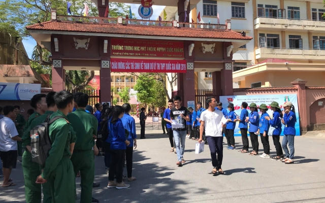 Thí sinh đến Sở GD&ĐT “cầu cứu” vì lỡ ngủ quên đến phòng thi khi đã phát đề