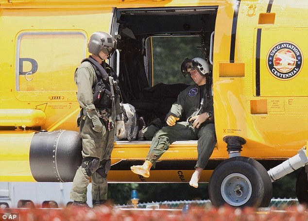 Hai m&aacute;y bay chiến đấu của Mỹ đ&acirc;m nhau tr&ecirc;n kh&ocirc;ng