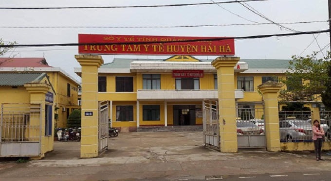 Vụ tai nạn đã khiến cho 1 nạn nhân tử vong, hai nạn nhân khác đang được điều trị tại Trung tâm Y tế huyện Hải Hà.