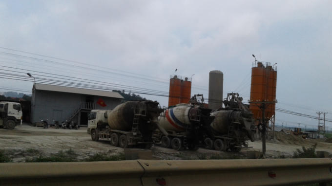 Đến hết ngày 17/4, Cty Phúc Thịnh vẫn chưa có dấu hiệu tháo dỡ, trả lại mặt bằng cho địa phương. Ảnh: Nguyệt Chi