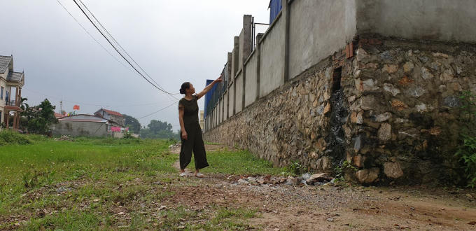 Việc thi công dở dang tuyến đường này đã gây ngập úng thường xuyên ảnh hưởng lớn đến sinh hoạt thường ngày của người dân. Ảnh Chí Kiên