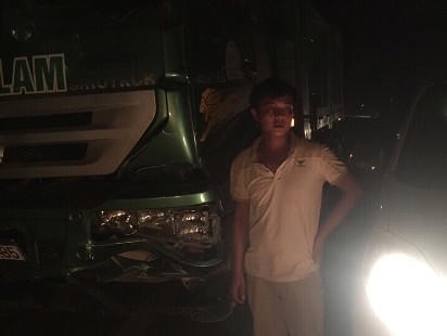 Tài xế và chiếc xe tải bị bắt trên đường bỏ trốn khỏi hiện trường sau khi gây tai nạn