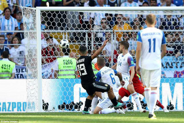 Ngôi sao Man City có pha xoay người và dứt điểm bằng chân trái chính xác. Ảnh: Getty Images