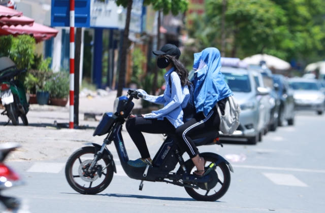 Hà Nội nắng nóng đỉnh điểm ngày 19/5