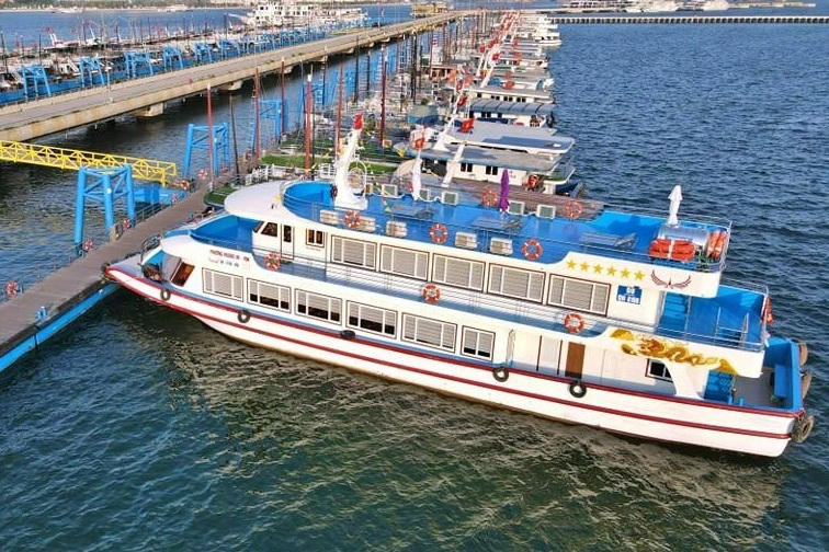 Quảng Ninh đã cho phép các khu, điểm du lịch... mở cửa trở lại nhưng chỉ tổ chức đón du khách nội tỉnh.