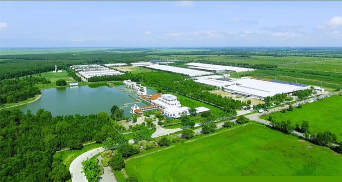 Toàn cảnh “Resort 4.0” Vinamilk Tây Ninh được bao bọc bởi màu xanh tươi mát của cây cỏ mùa xuân