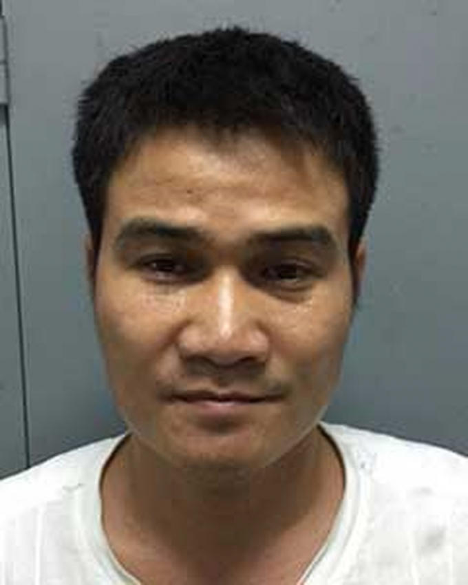 Mất ăn mất ngủ vì liên tục bị tạt mắm tôm