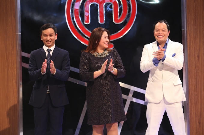 Bộ ba giám khảo Vua đầu bếp nhí mùa đầu tiên.