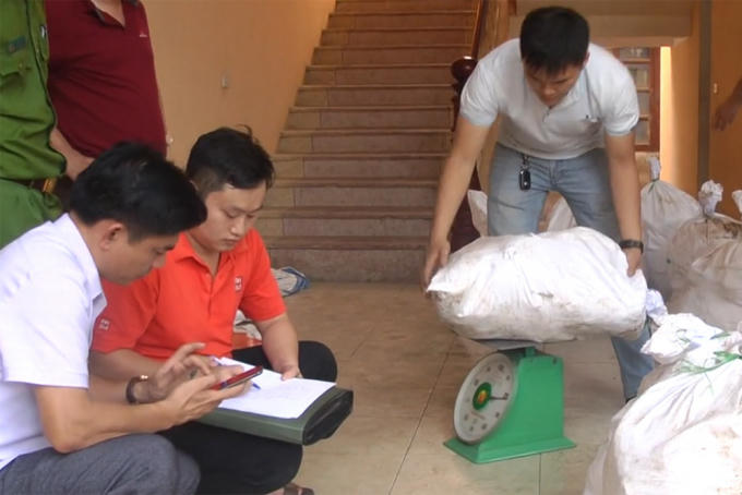 Kiểm tra và cân ma túy