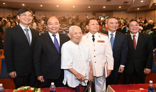 Thủ tướng cùng lãnh đạo Thành ủy Đà Nẵng, Tỉnh ủy Quảng Nam tham dự lễ kỷ niệm
