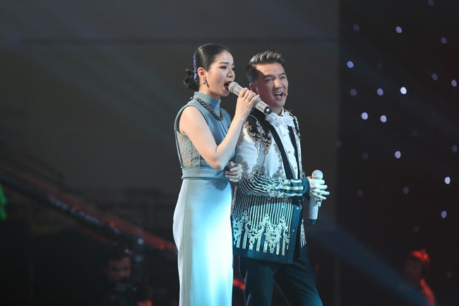 Lệ Quyên, Đàm Vĩnh Hưng tranh giành Kim Thủy về với đội của mình.