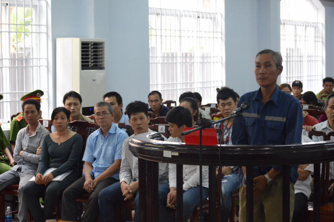 Các bị cáo tại phiên sơ thẩm.