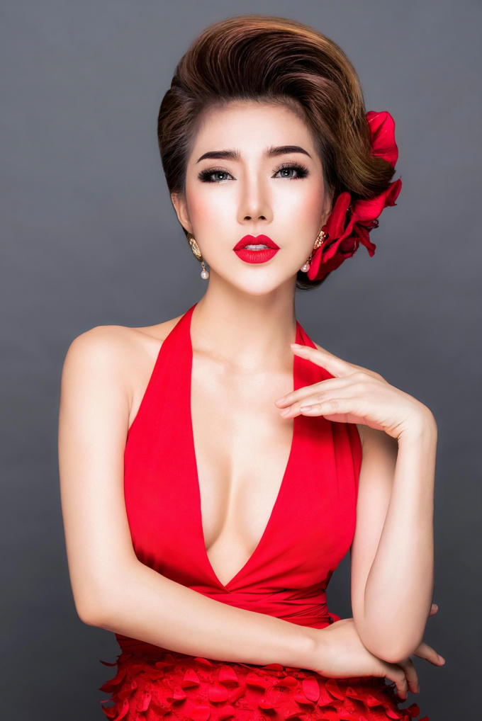 Hoa Hậu Ho&agrave;ng Y Nhung: 'Những c&ocirc; g&aacute;i th&ocirc;ng minh kh&ocirc;ng l&agrave;m tiền tr&ecirc;n th&acirc;n x&aacute;c'