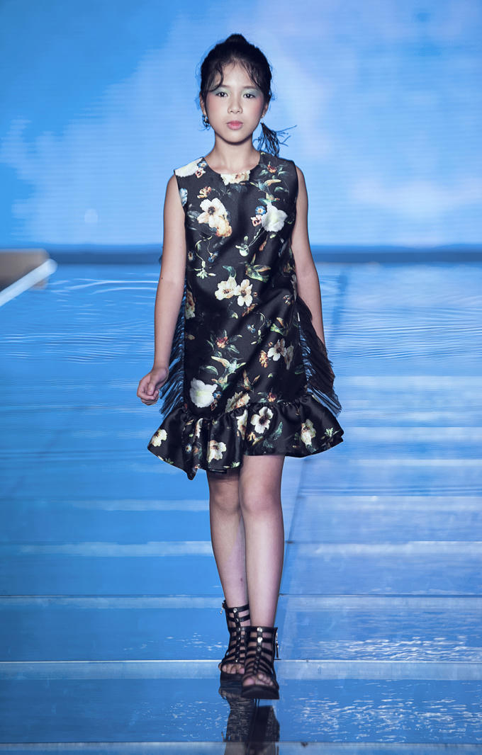 “Dream girl” cũng là BST duy nhất khai thác vào dòng thời trang dành cho các bé trong độ tuổi từ 10 đến 15 tuổi, độ tuổi thiếu niên với những suy tư, mơ mộng hồn nhiên, trong sáng.